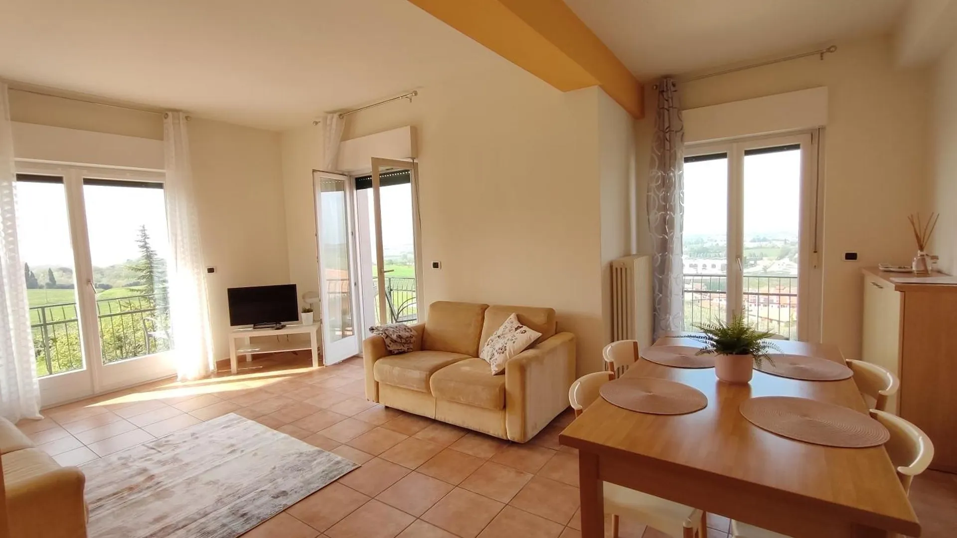 Nice Apartments Lake View & Free Parking Pastrengo Italien
