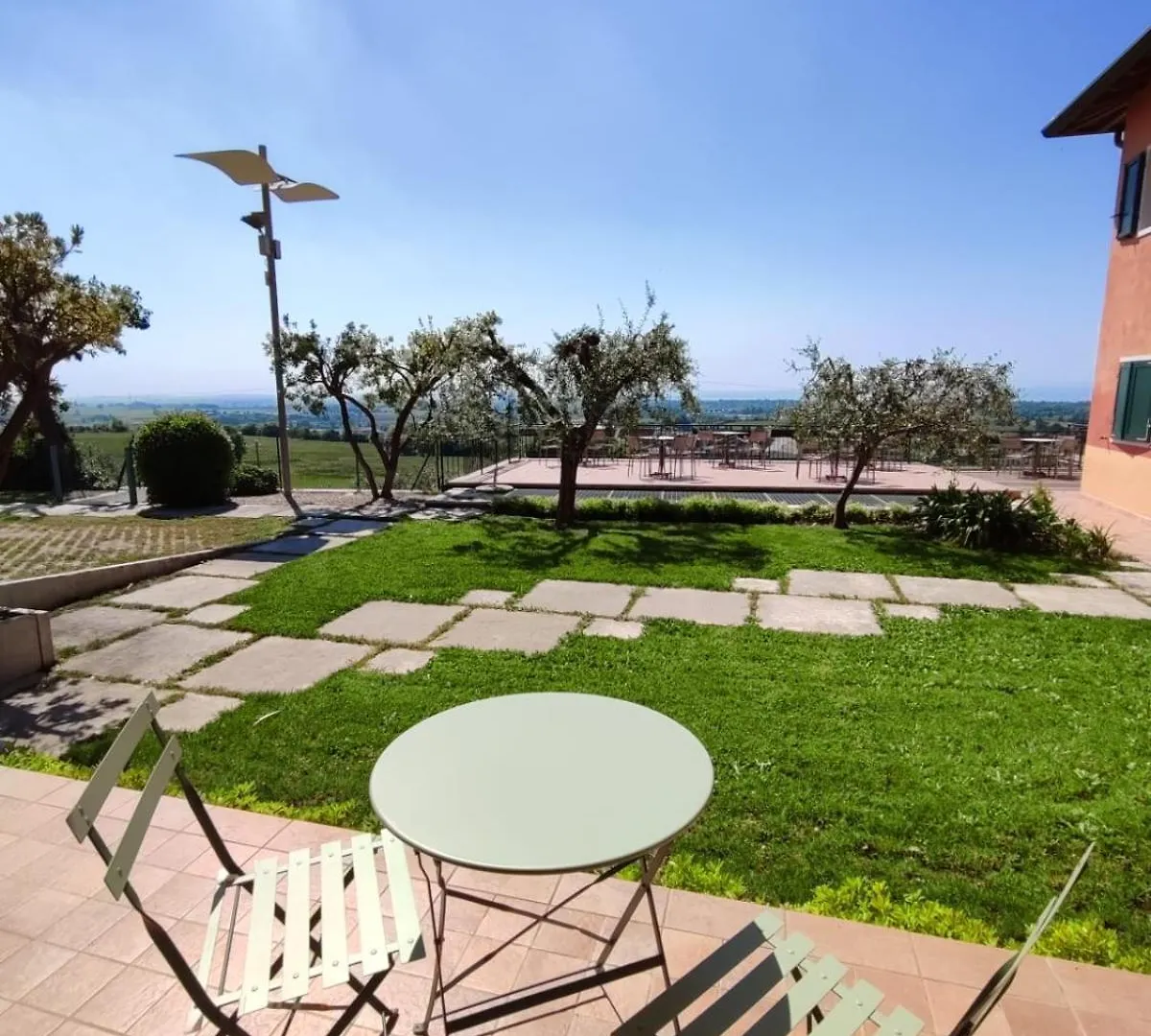Appartamenti Miralago Pastrengo 0*,  Italia